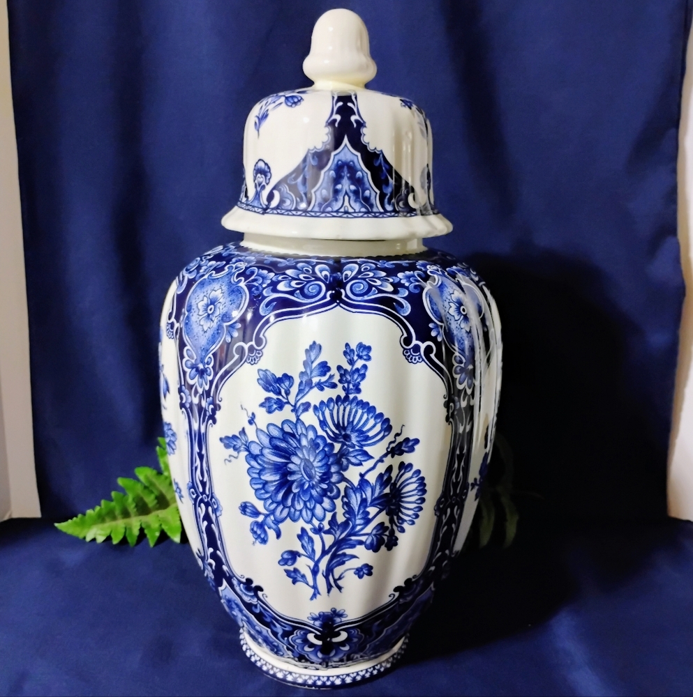Vintage Boch Ginger Jar Chinoiserie💵Just Discounted 💵